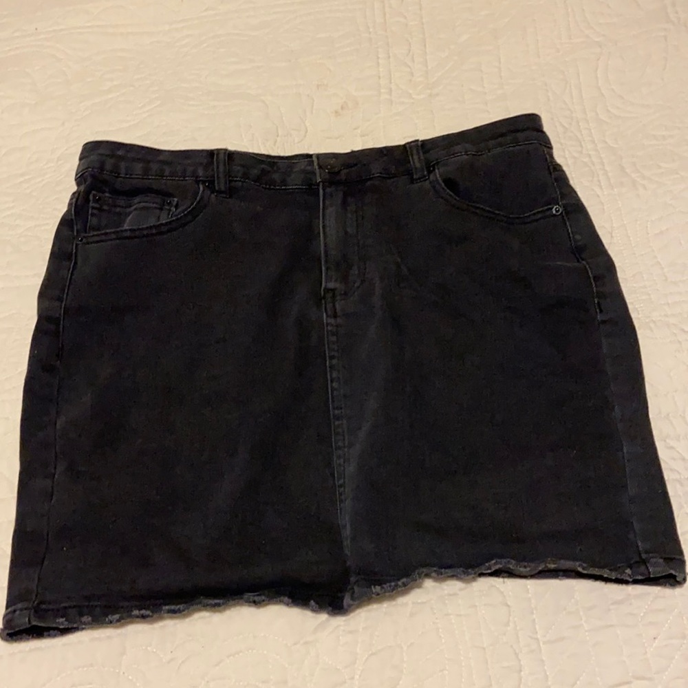 Black denim skirt size 11
